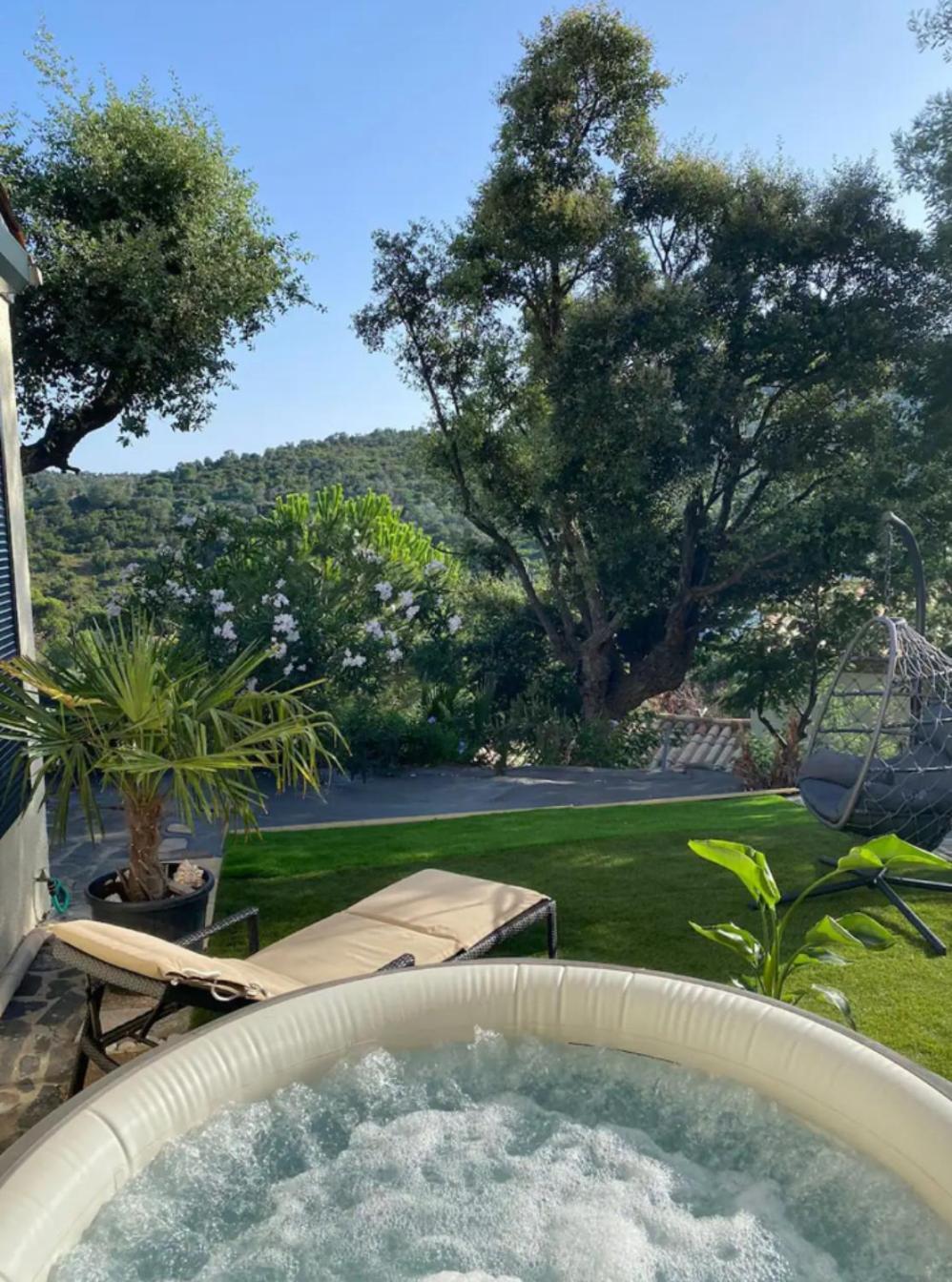 Belle Chambre Privee Avec Le Jardin Privatif Et Le Jacuzzi Cavalaire-sur-Mer Eksteriør bilde