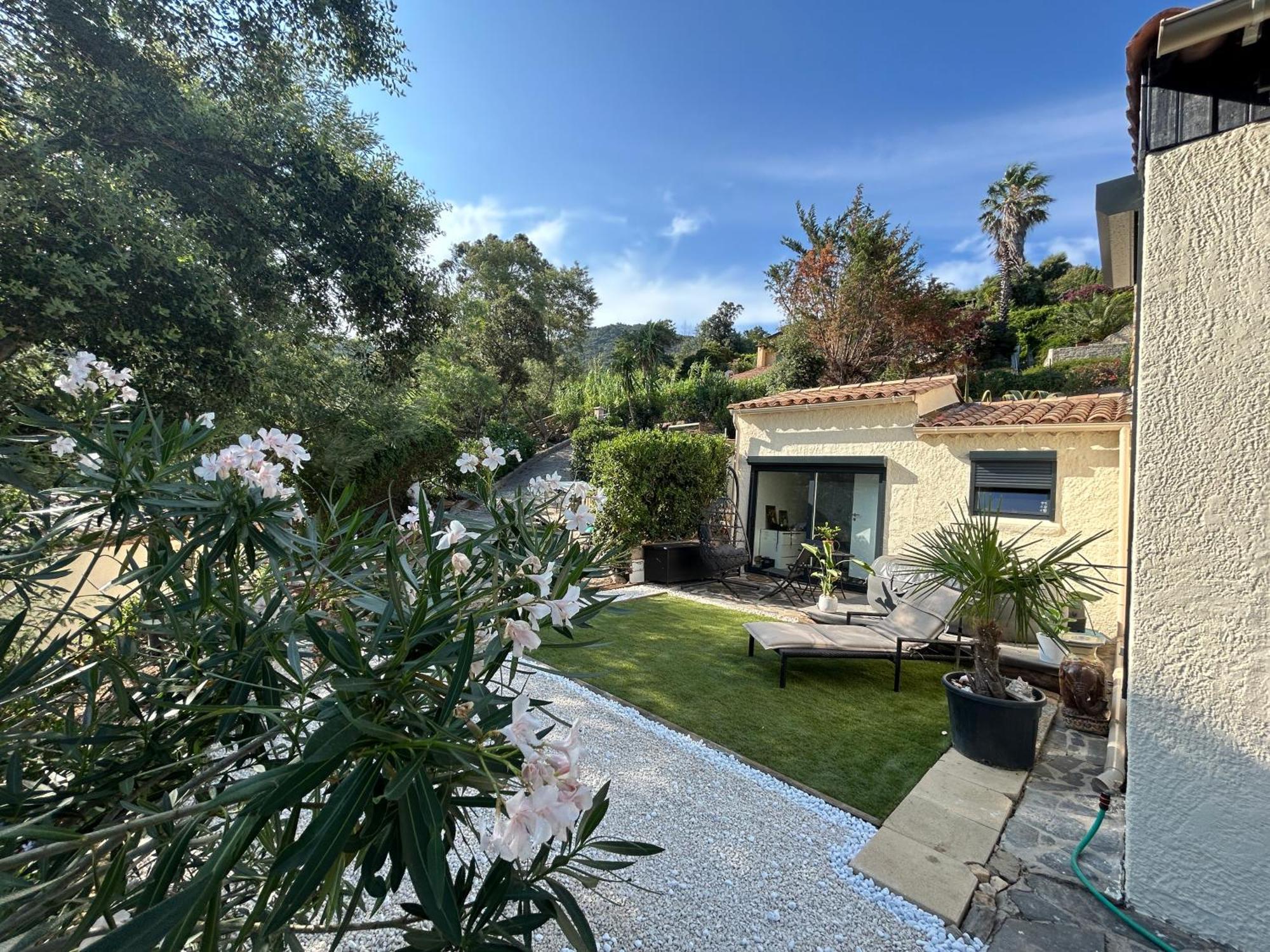 Belle Chambre Privee Avec Le Jardin Privatif Et Le Jacuzzi Cavalaire-sur-Mer Eksteriør bilde