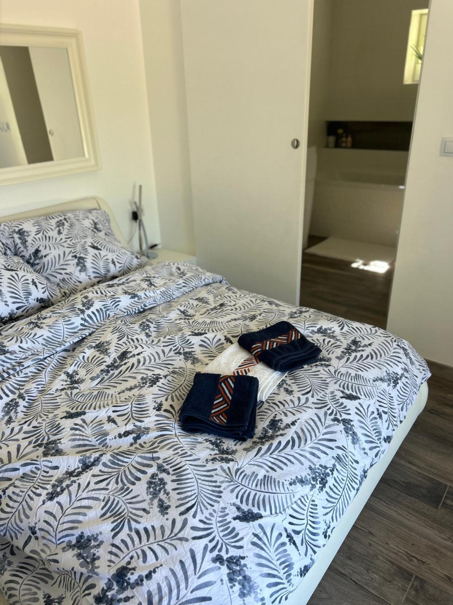 Belle Chambre Privee Avec Le Jardin Privatif Et Le Jacuzzi Cavalaire-sur-Mer Eksteriør bilde