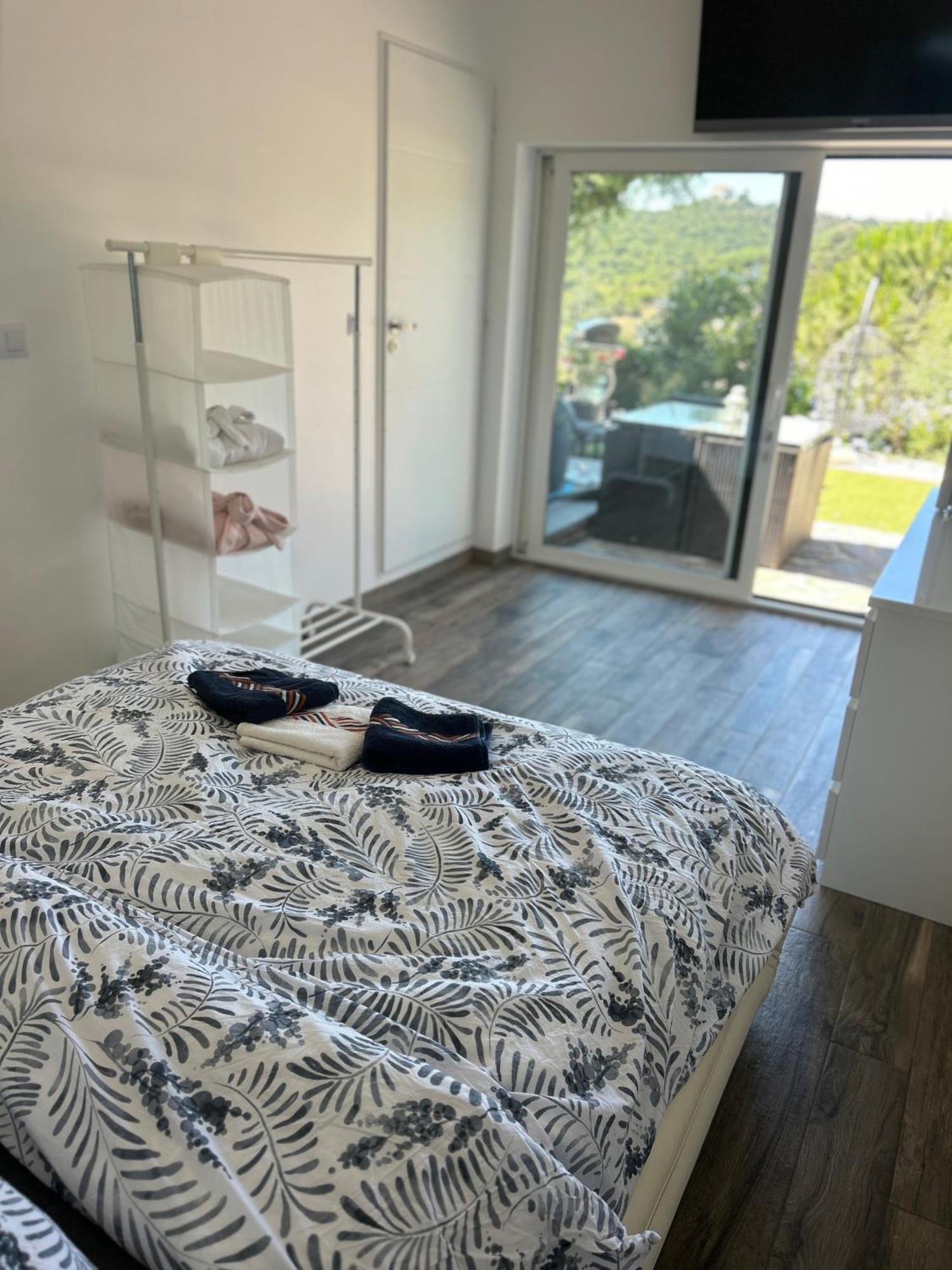 Belle Chambre Privee Avec Le Jardin Privatif Et Le Jacuzzi Cavalaire-sur-Mer Eksteriør bilde