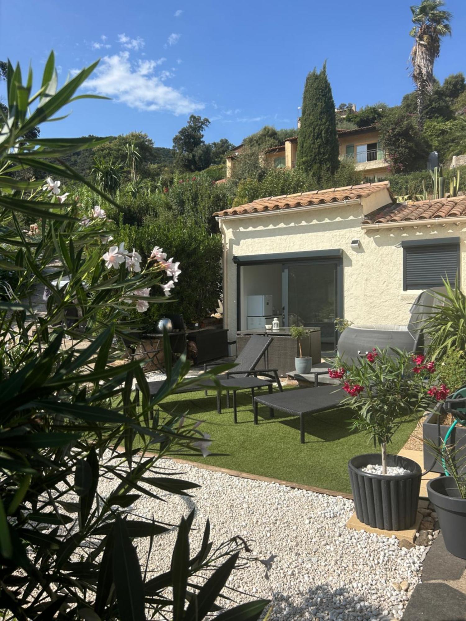 Belle Chambre Privee Avec Le Jardin Privatif Et Le Jacuzzi Cavalaire-sur-Mer Eksteriør bilde